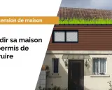 Une extension de maison avec un toit végétalisé, pour agrandir sa maison sans permis de construire.