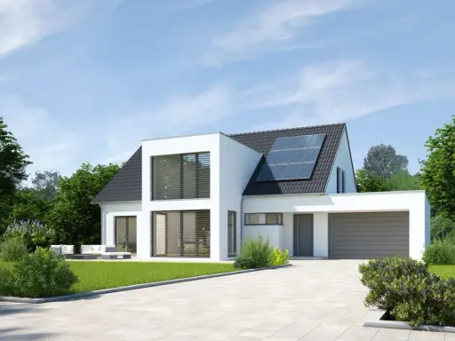 Maison moderne avec extension cube, panneaux solaires sur le toit, garage et jardin verdoyant.